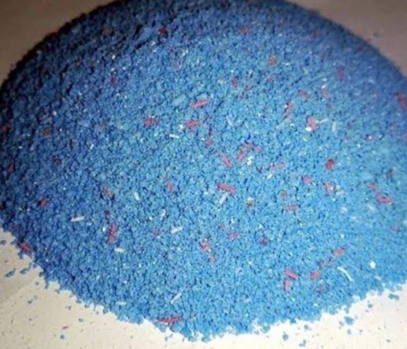 Loose detergent powder