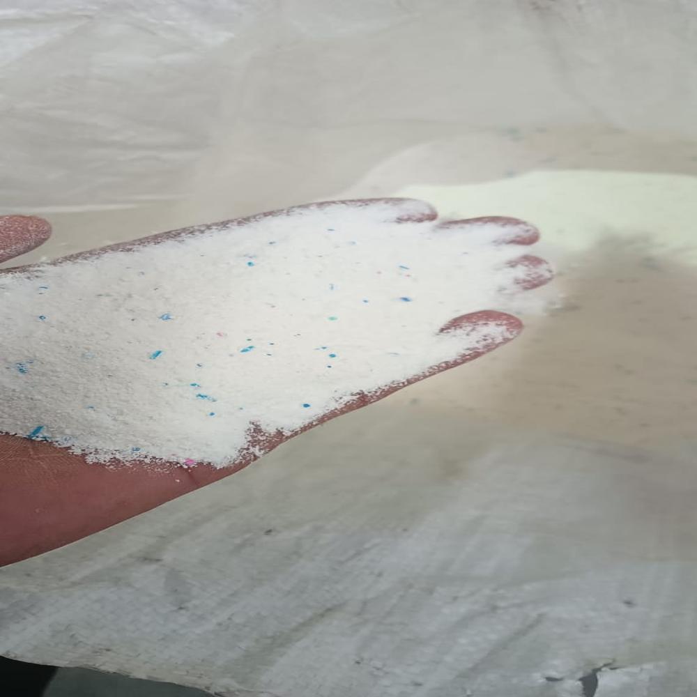 Loose detergent powder