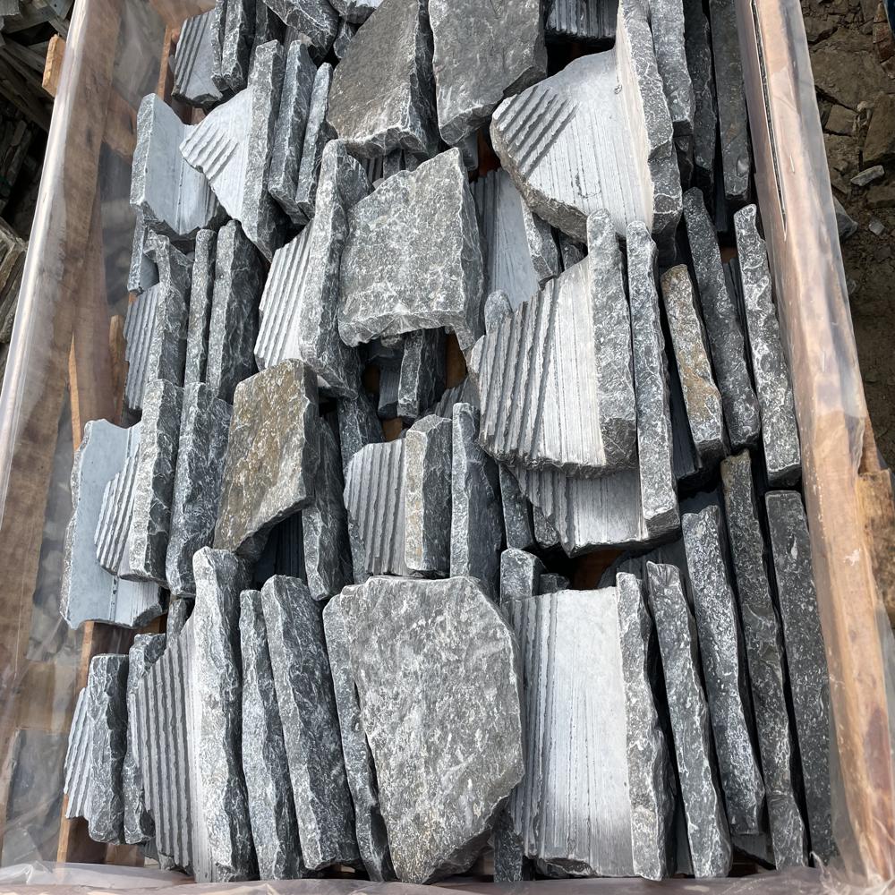 Sandstone Corners - Density: 2.5 Kilogram Per Litre (Kg/l)