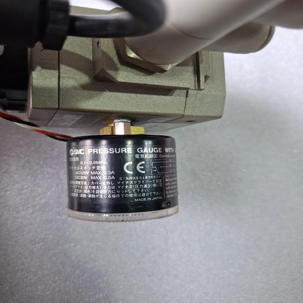 SMC FILTER REGULATOR W/ VALVE AV3000-F03-5YZ-Q SMC