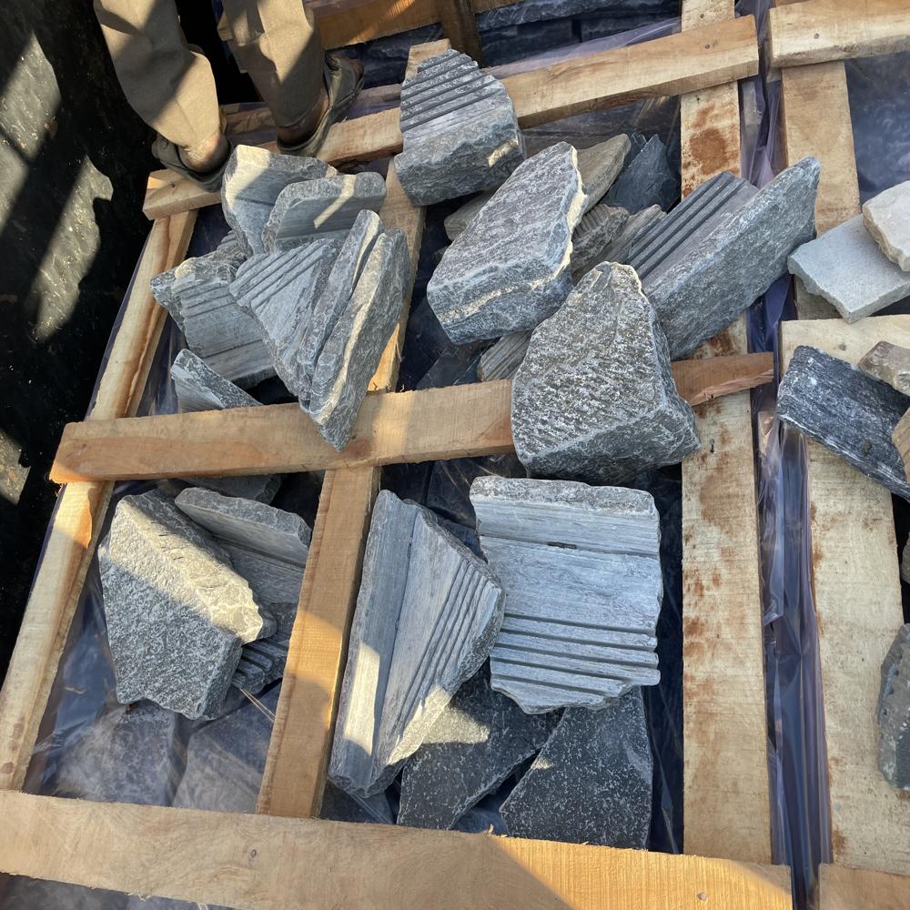 Sandstone Corners - Density: 2.5 Kilogram Per Litre (Kg/l)