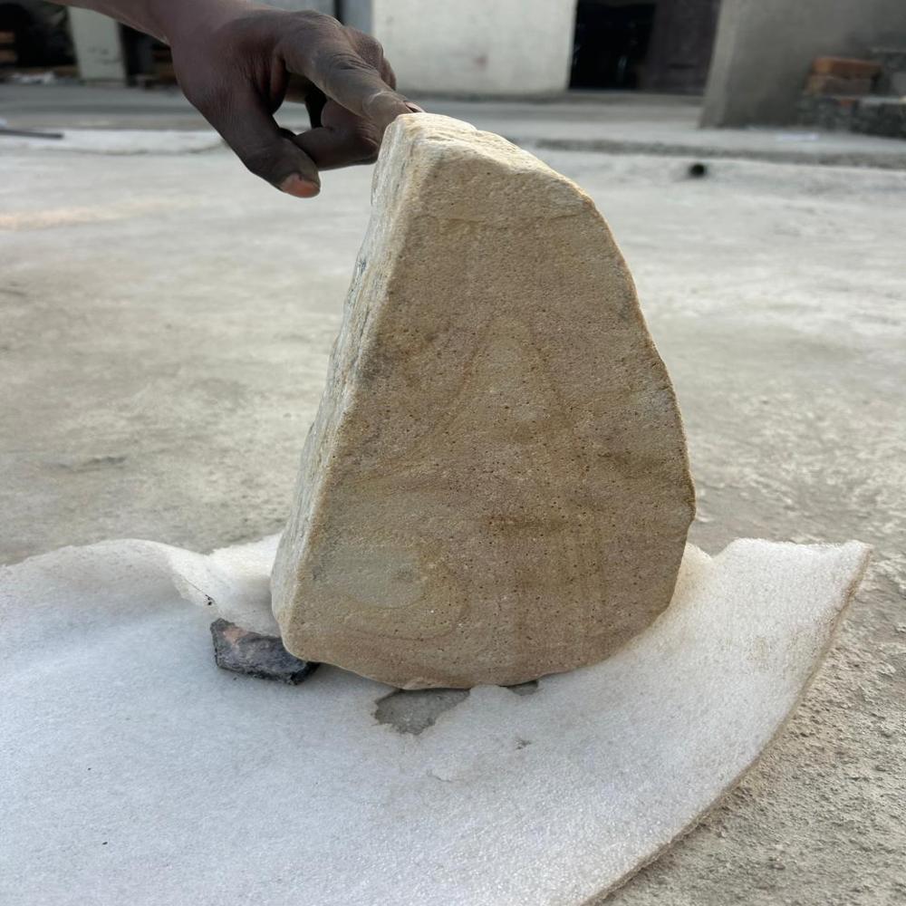 Sandstone Corners - Density: 2.5 Kilogram Per Litre (Kg/l)