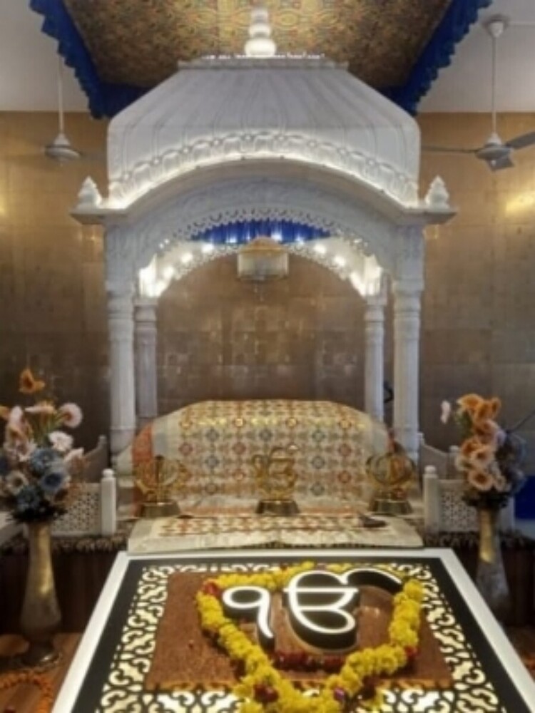 Marble Palki Sahib - Color: White