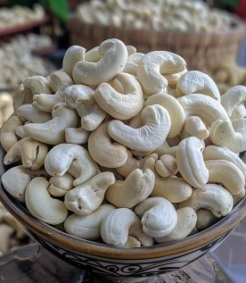 W180 King Cashew - Color: Creamy White / Pale Ivory