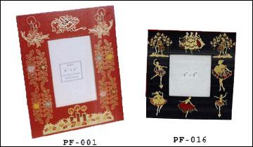 लकड़ी का फोटो फ्रेम