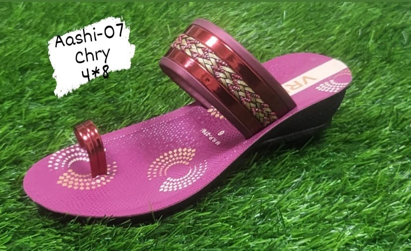 Aashi Slipper - Color: White Grey