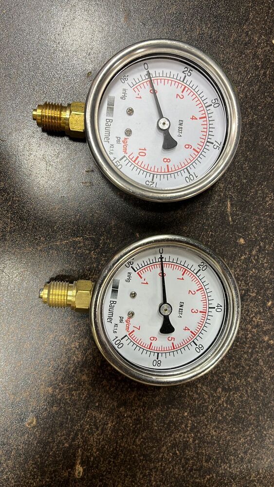 At Baumer Pressure Utility Gauge - Color: Silver
