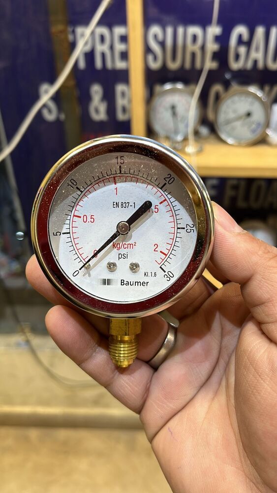 At3 Baumer Pressure Utility Gauge - Color: Silver