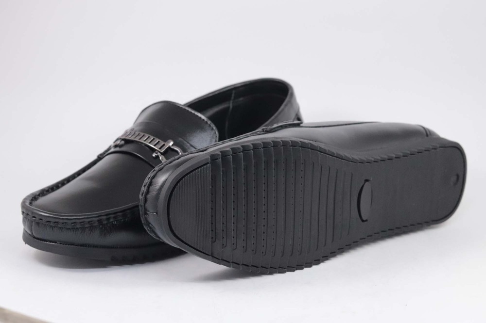 Leather Loafers - Color: Black