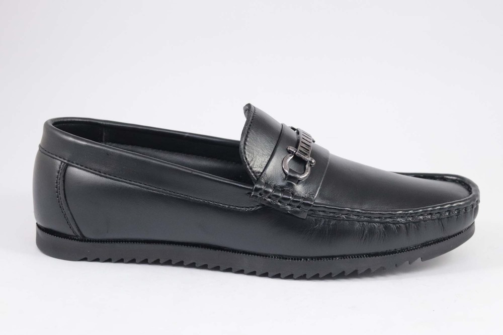 Leather Loafers - Color: Black