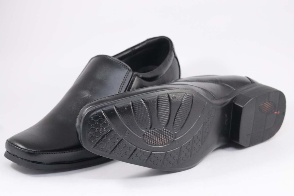 Men Formal Shoes - Color: Black