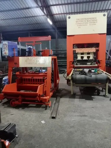 Hydraulic Hollow Block Making Machine - Color: Red