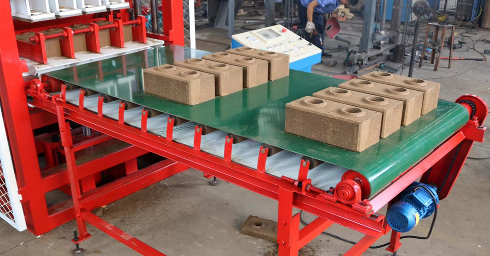 Interlock Brick Making Machine - Color: Red