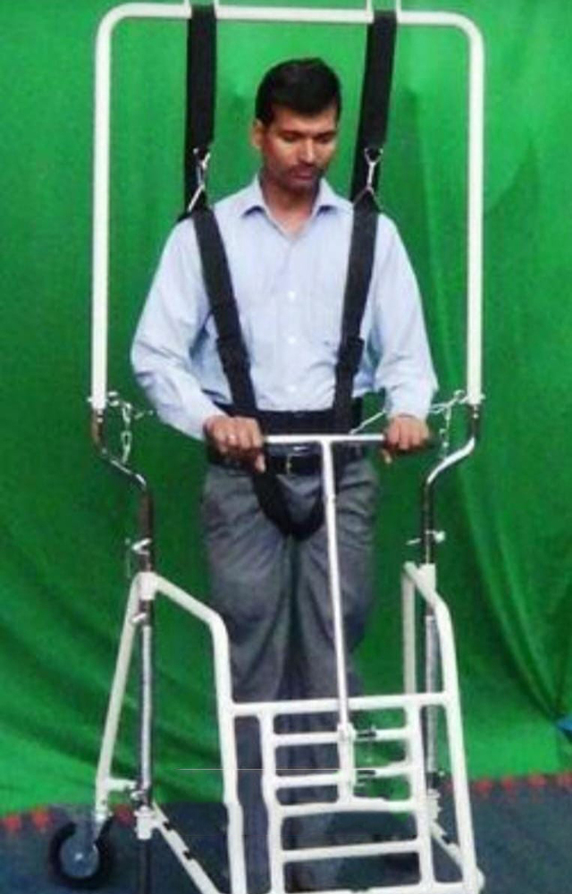 धातु वयस्क वॉकर