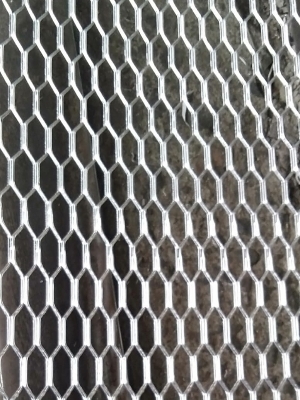 Aluminium Expended Metal - Color: Silver