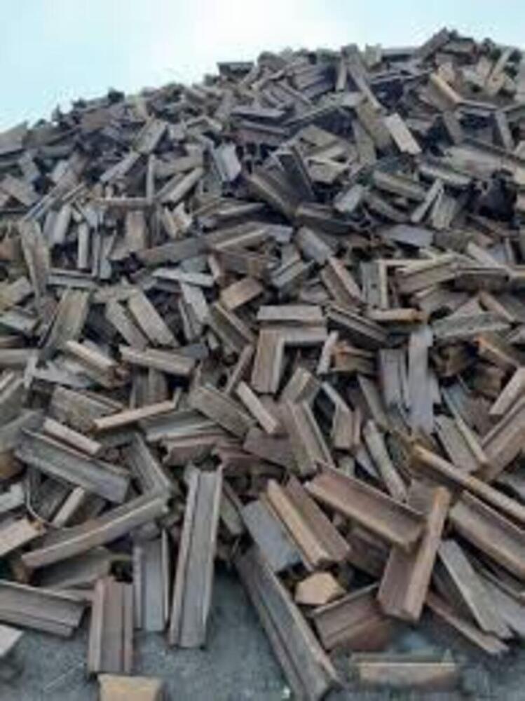 Rail Scrap - Color: Metallic Brown