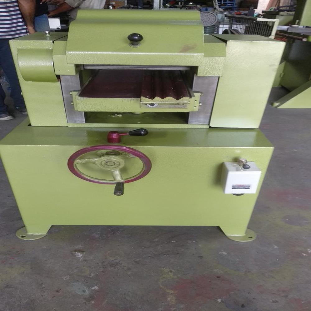 Edge Rounding Machine - Capacity: 1500 Pcs/hr