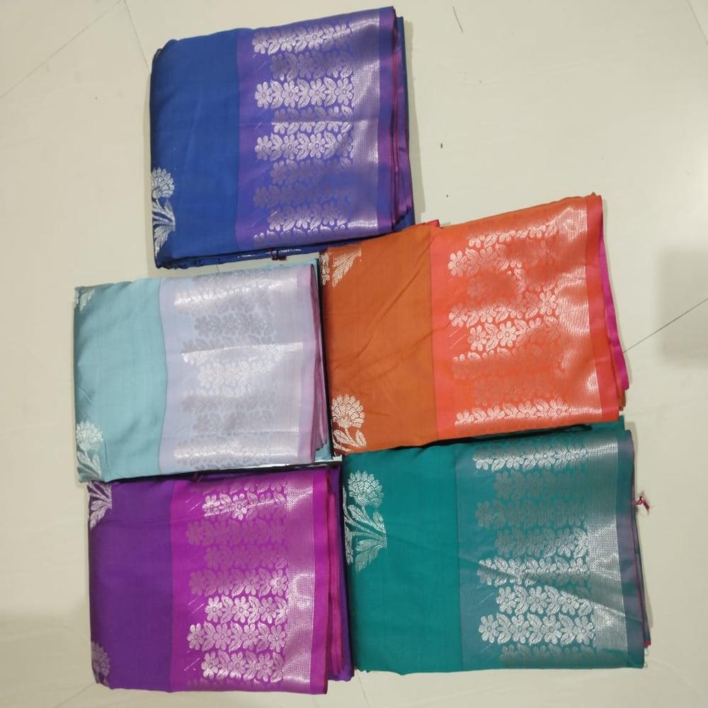Soft Silk Butta Saree - Design: Fashionable