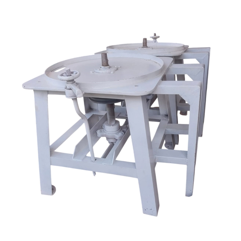 Piston Type Flour Chakki Machine - Color: White