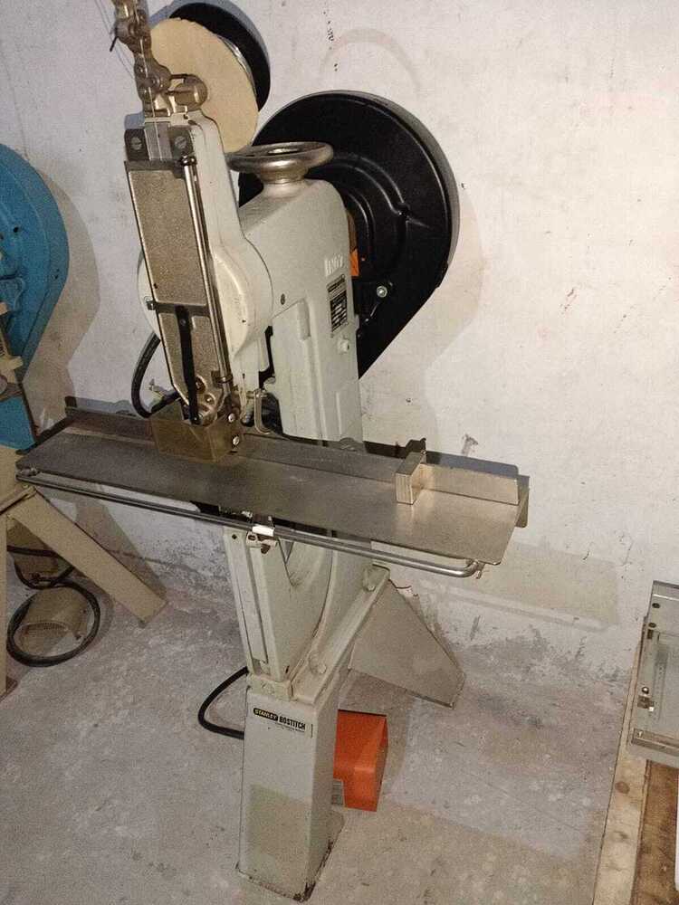 2Cw Boston Wier Stitcher Machine - Material: Steel