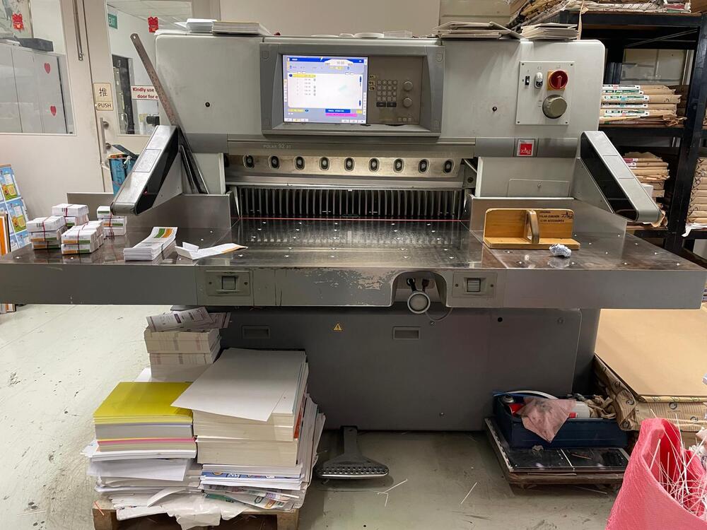 Polar 92 Xt Paper Cutting Machine - Feature: High Efficiency