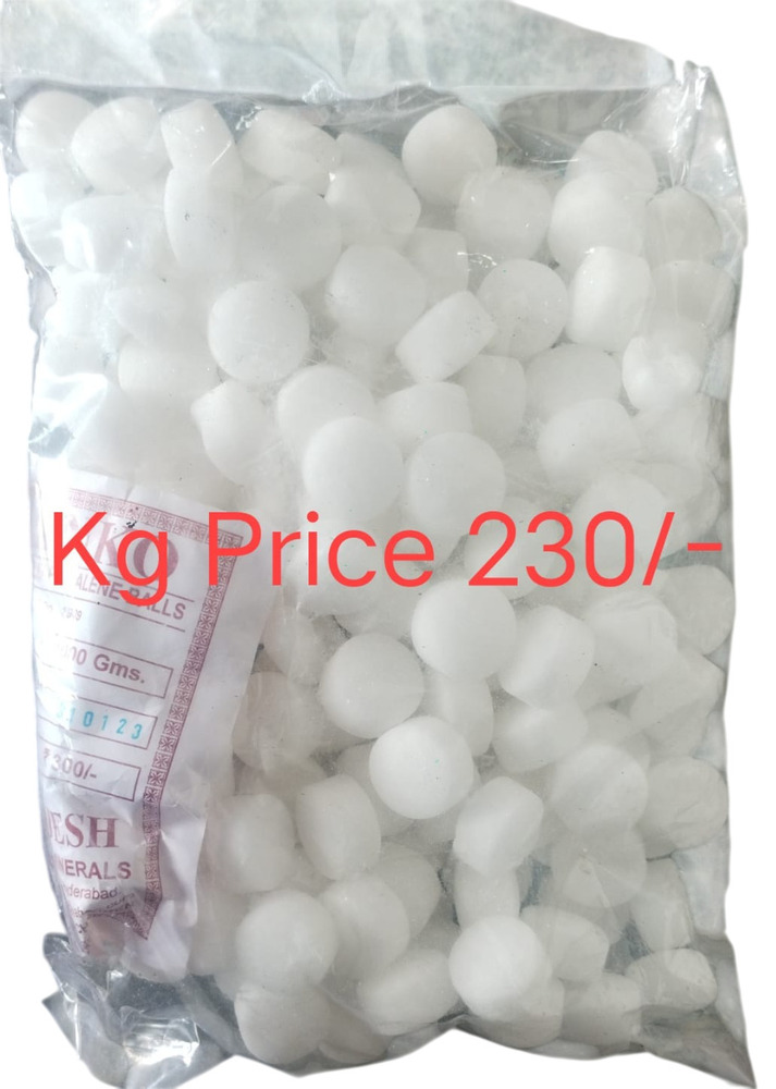 Napthaline Balls - Color: White