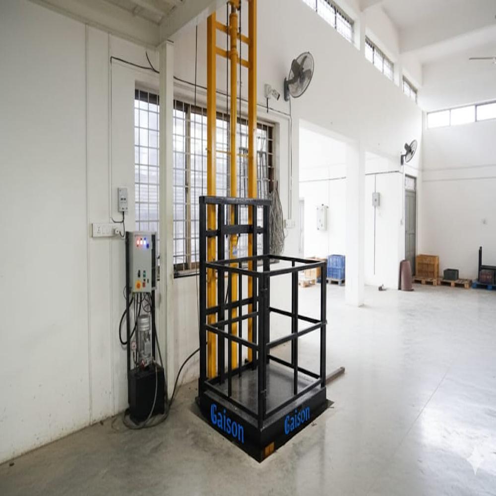 Single Mast Goods Lift - Color: Yellow