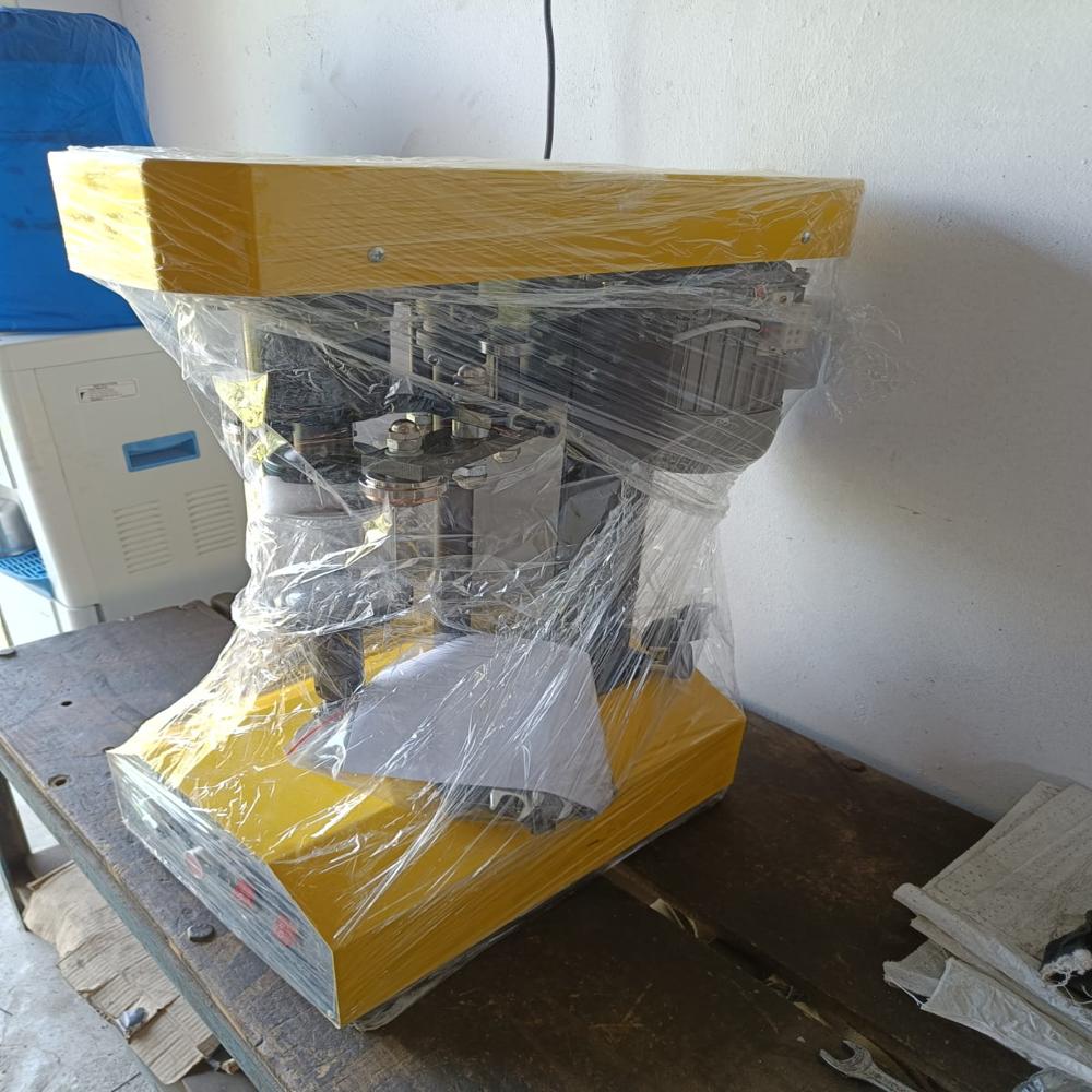 Tin Can Sealer Machine - Capacity: As Per Requirmnet Kg/hr