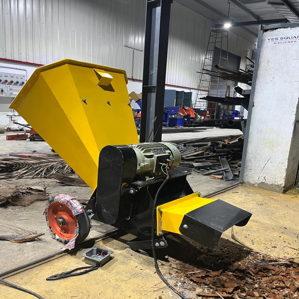 GARDEN WASTE SHREDDER