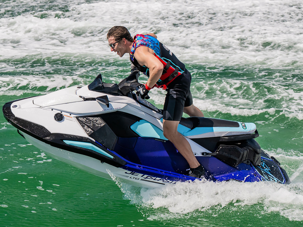 Yamaha Jetblaster - Capacity (Person): 1-3 Person