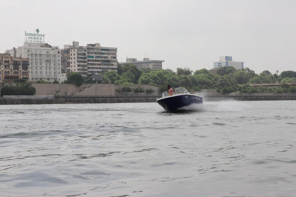 Guj Craft Aqualine 560 S Jet Ski Boat - Capacity (Person): 8 Person