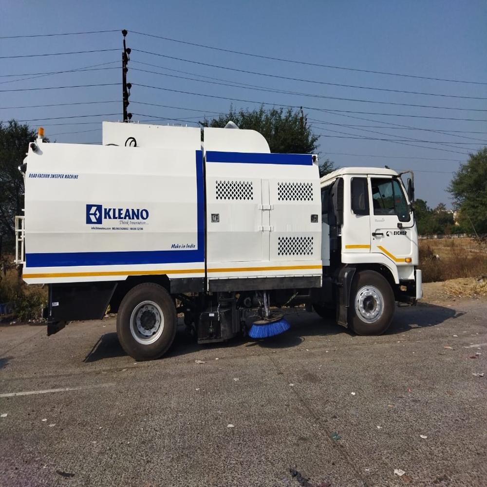 Road Sweeping Machine - Cleaning Type: High Pressure Cleaner