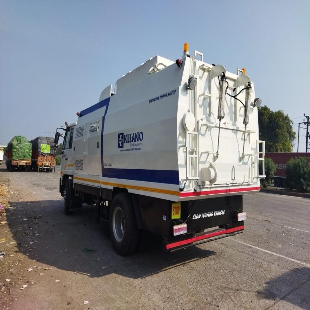 Road Sweeping Machine - Cleaning Type: High Pressure Cleaner