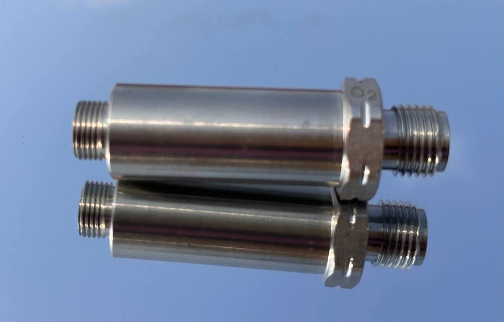 Gas Connectors For Medical Equipment - Color: Silver