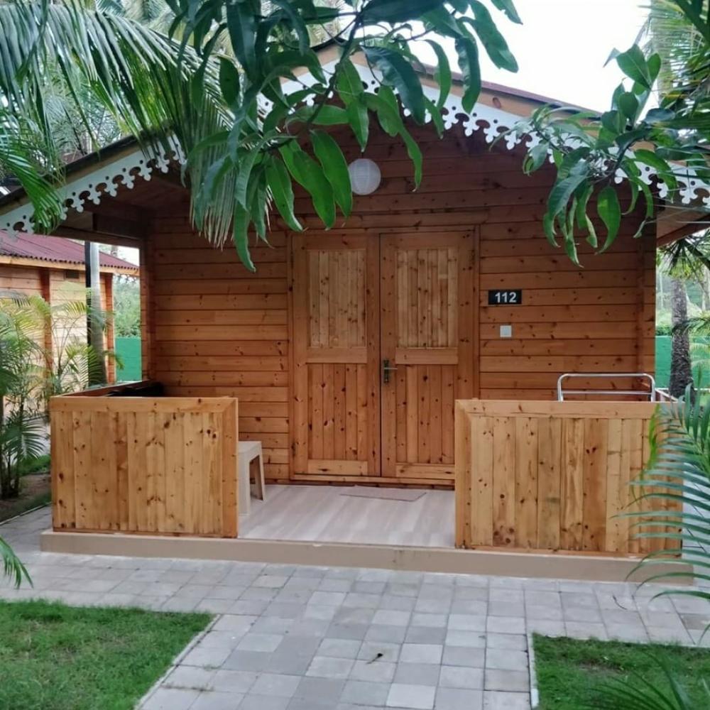 Roofing Elevation Designer Border Patti