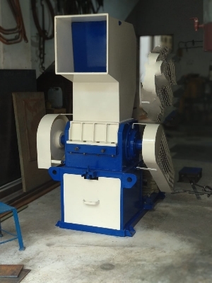 Plastic Scrap Grinder - Automatic Grade: Semi-Automatic