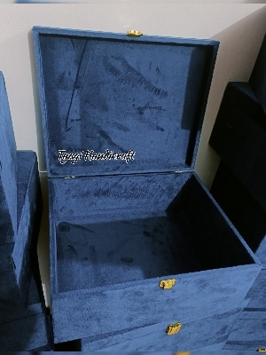 Velvet Gift Box - Color: Blue