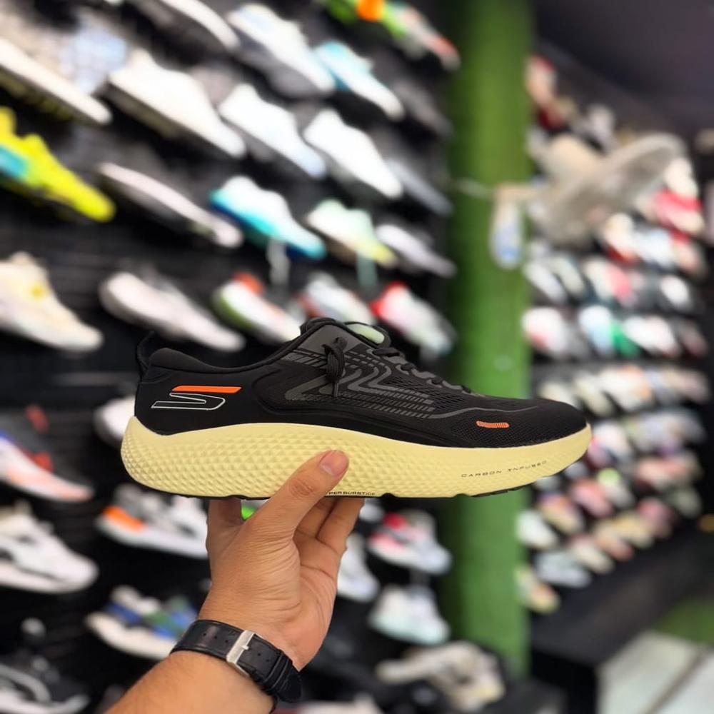 Lv Trainer Sneaker - Color: Yellow