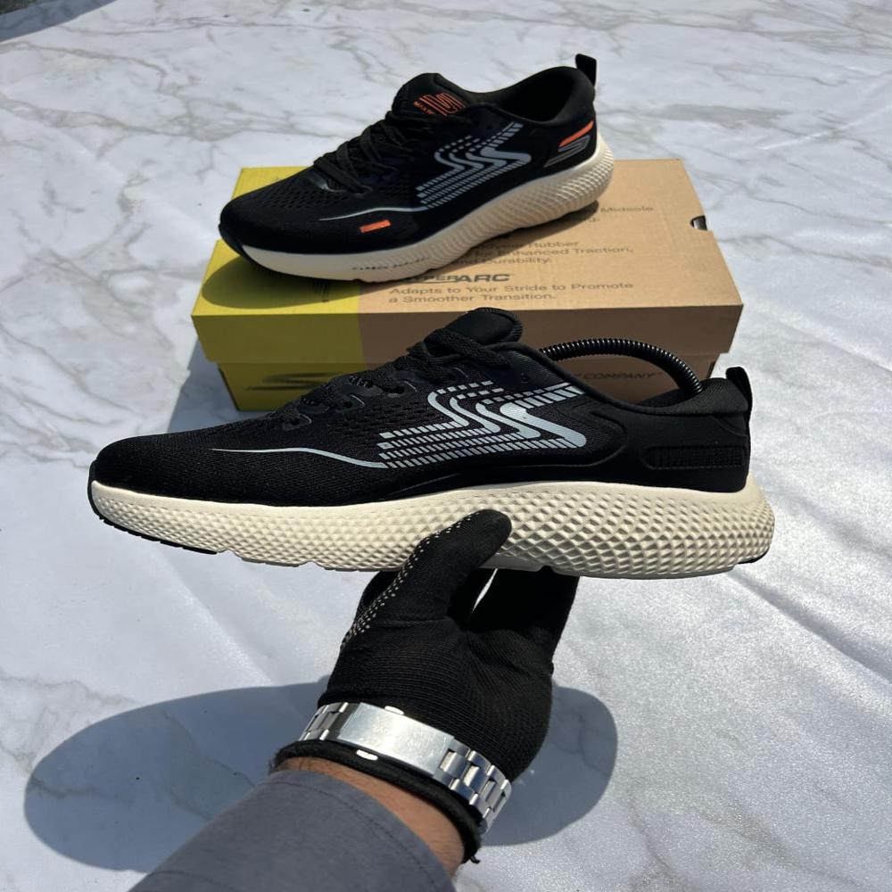 Skechers Go Run Maxroad Black beige