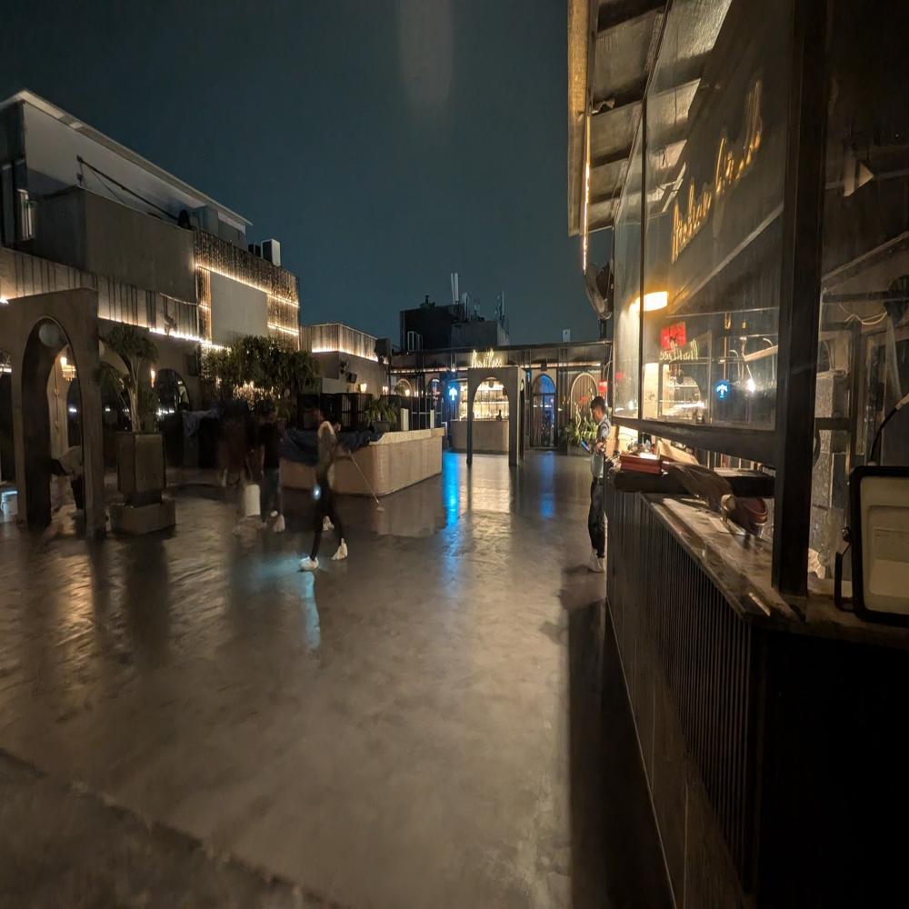 Exterior Seamless Microconcrete Floor Service