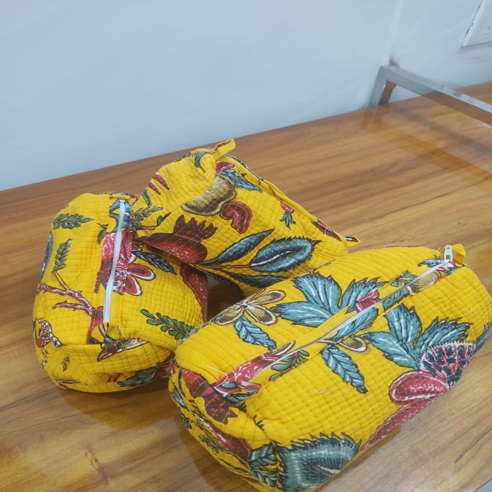 Beautiful Block Flower Print Cotton Toiletry Bag - Color: Multi