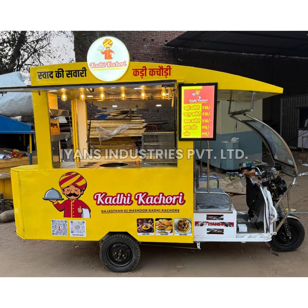 E-Rickshaw with Inside Working Kitchen