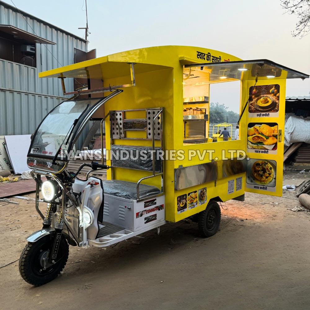 E-Rickshaw with Inside Working Kitchen