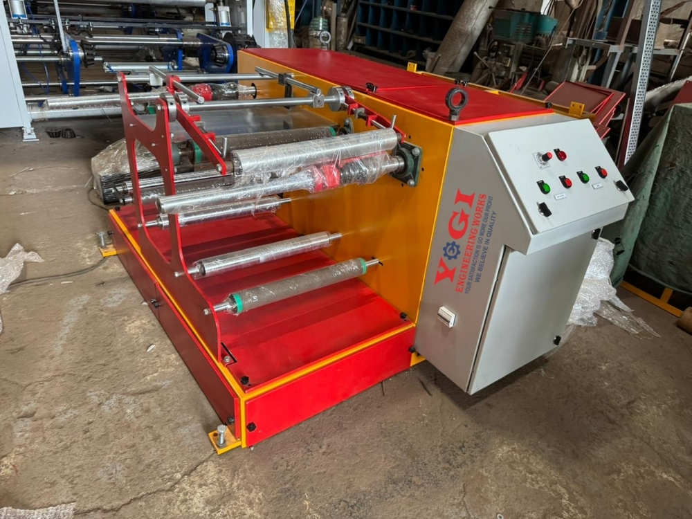 Doctoring With Slitting Rewinding Machine - Phase: Three