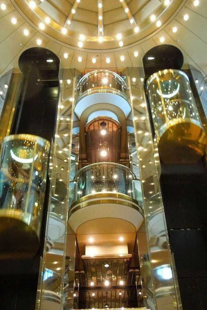 ग्लास कैप्सूल लिफ्ट