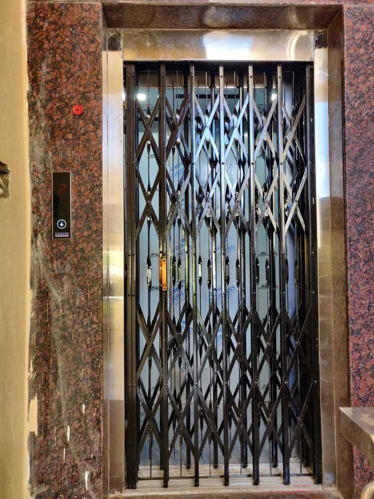 Collapsible Gate Passenger Lift