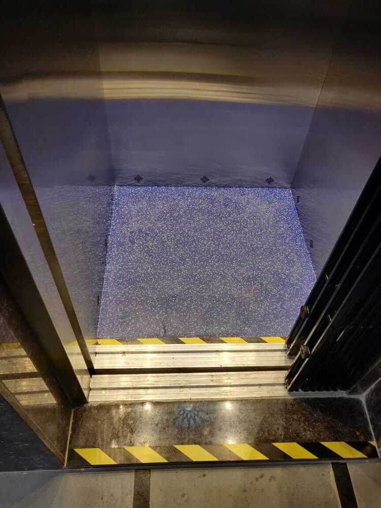 Collapsible Gate Passenger Lift