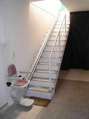 Motorized Staircase Lift - Capacity: 50-200 Approx Kg