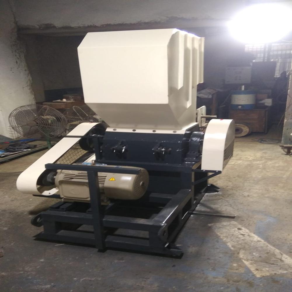 Scrap Grinding Machine - Automatic Grade: Semi-automatic