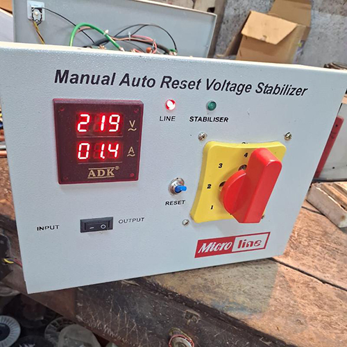 Manual Voltage Stabilizer - Efficiency: High